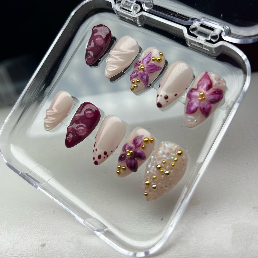 Custom Press On Nails Set✨💅🏼🌸